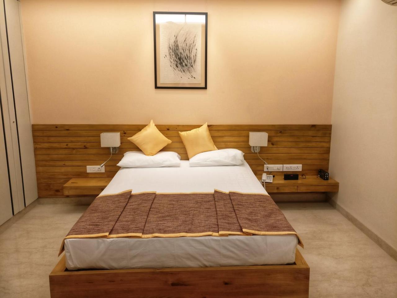 Arman, The Green B&B Нью-Дели Экстерьер фото